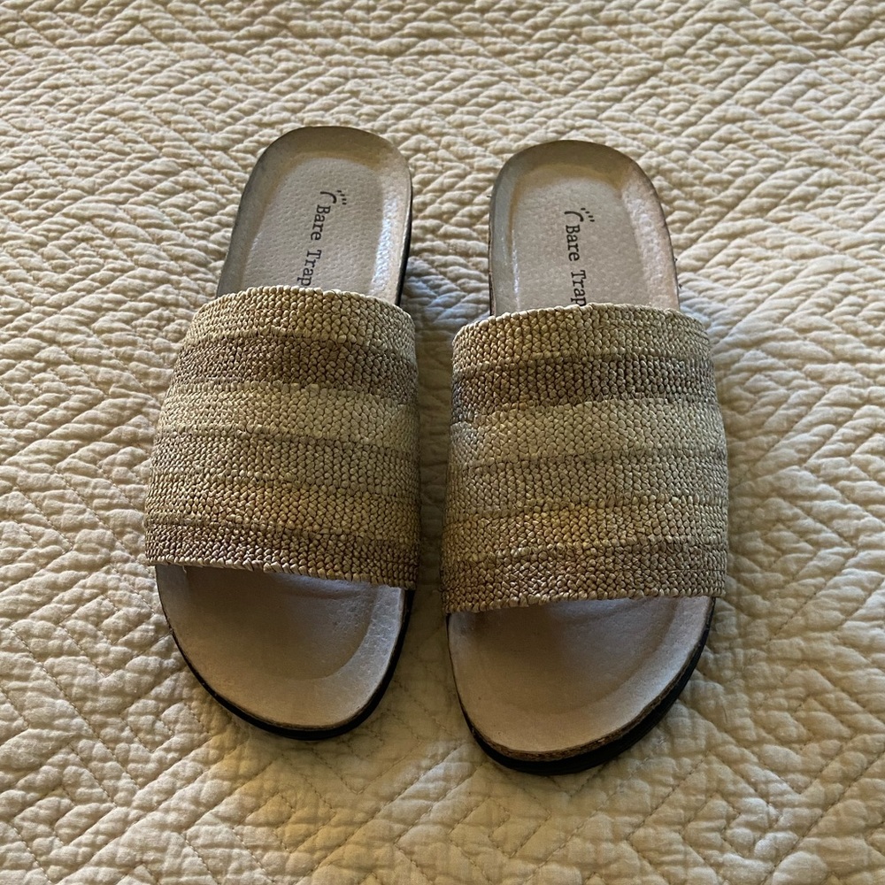 Bare Traps Sandals